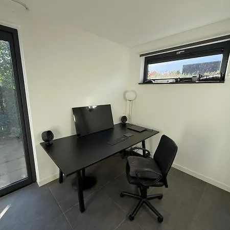 Modern With Cinema بيت للعطل *